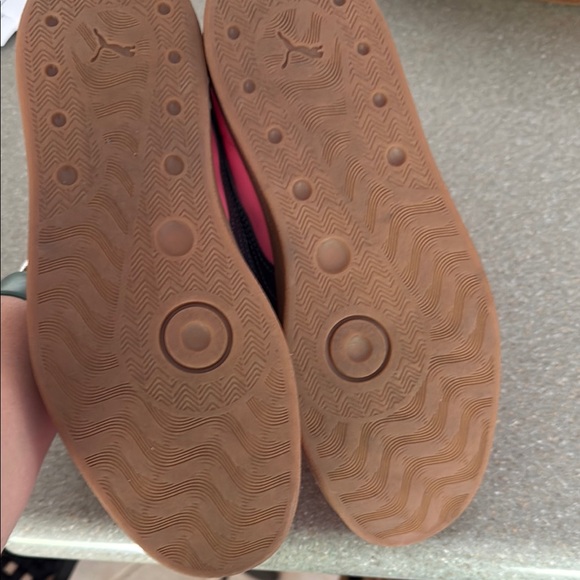 Puma Pink and Brown Sneakers Suede Upper Gum Soles - Picture 4 of 5